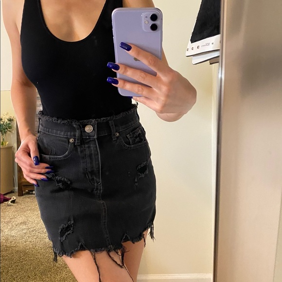 Express Distressed Mini Jean Skirt - Picture 2 of 4